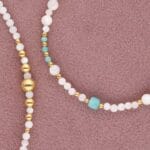 Damska bransoletka zielony amazonit i biała masa perłowa i inna bransoletka z masy perłowej