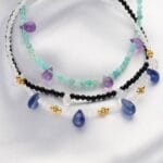 Damskie bransoletki regulowane na łańcuszku z kolorowymi kamieniami