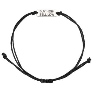 Męska bransoletka na rzemieniu regulowana z prostokątną blaszką ze srebra próby 925 z grawerem BUY HIGH SELL LOW