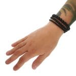 Zestaw czarnych podstawowych bransoletek męskich z matowego agatu na ręce