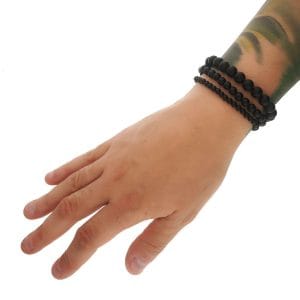 Zestaw czarnych podstawowych bransoletek męskich z matowego agatu na ręce