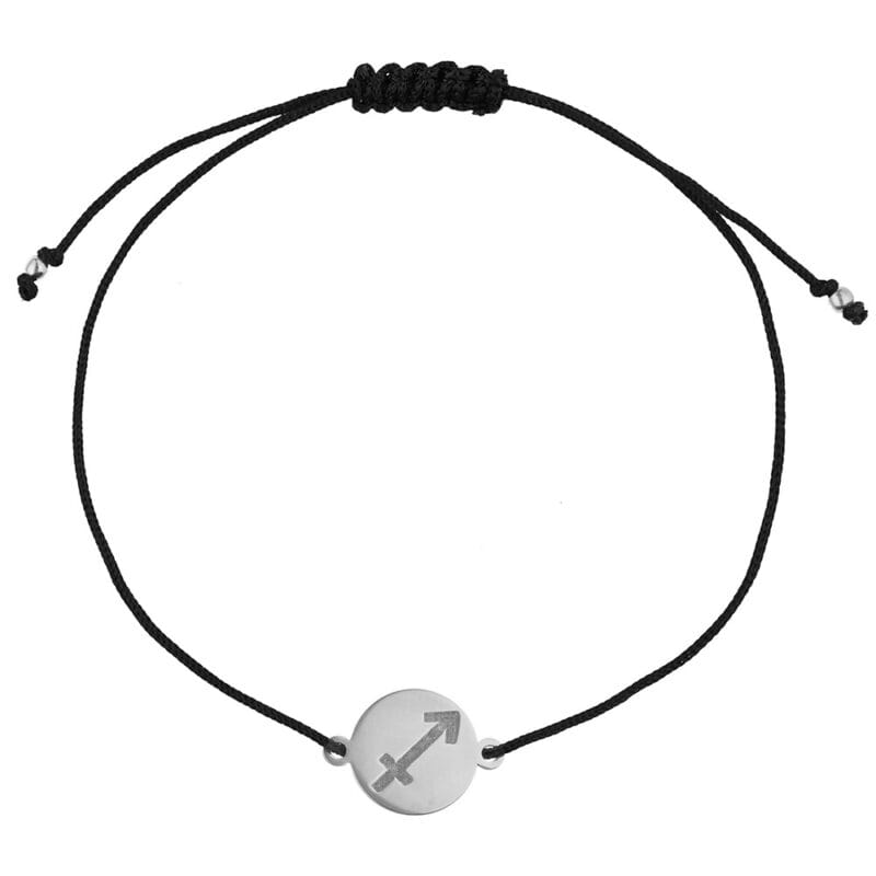 Bransoletka dla znaku zodiaku Strzelec na sznurku z celebrytką. Bransoletka srebrna na czarnym sznurku