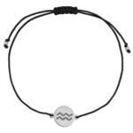 Bransoletka dla Wodnika na sznurku z celebrytką. Bransoletka srebrna na czarnym sznurku
