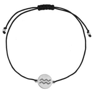 Bransoletka dla Wodnika na sznurku z celebrytką. Bransoletka srebrna na czarnym sznurku