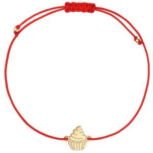 Bransoletka muffinka srebrna pozłacana na czerwonym sznurku