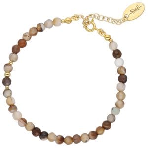 Stylowa i elegancka bransoletka srebrna pozłacana z brązowym agatem zakończona przedłużką z blaszką z logiem Rosett. Kruszec użyty do wykonywania bransoletki to srebro 925