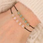 Damskie bransoletki na sznureczku z różowym i zielonym kamieniem kwarc różowy i awenturyn na ręce