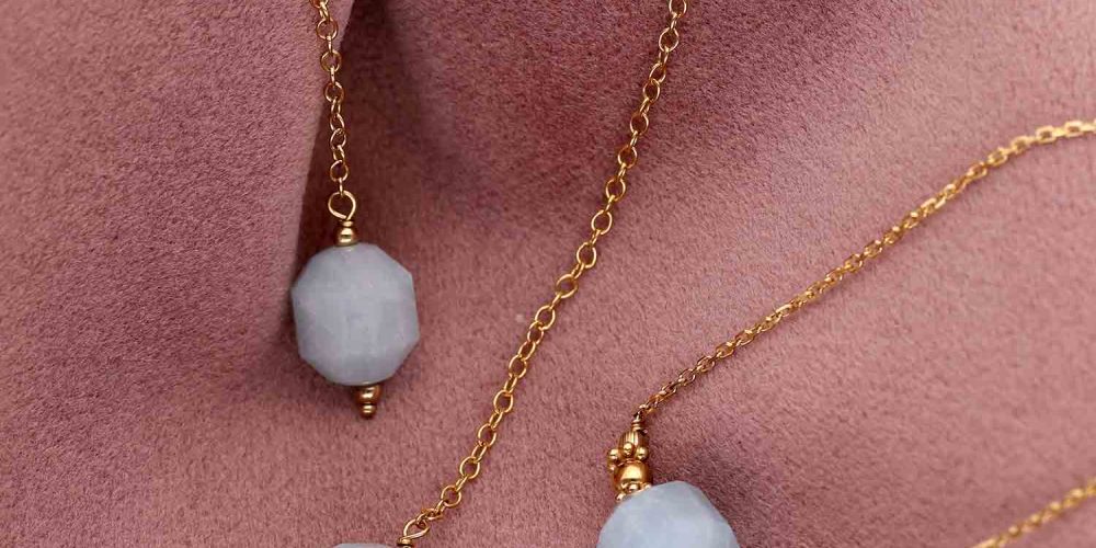 Zestaw naszyjnik damski pozłacany i kolczyki pozłacane z akwamarynem