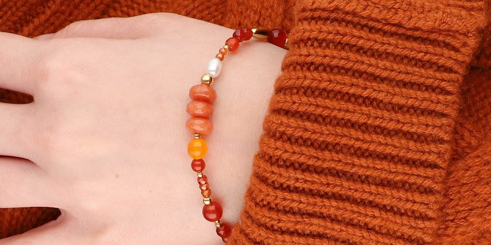 Pomarańczowa damska pozłacana bransoletka z jadeitu, agatu, cyrkonii i pereł GINGER