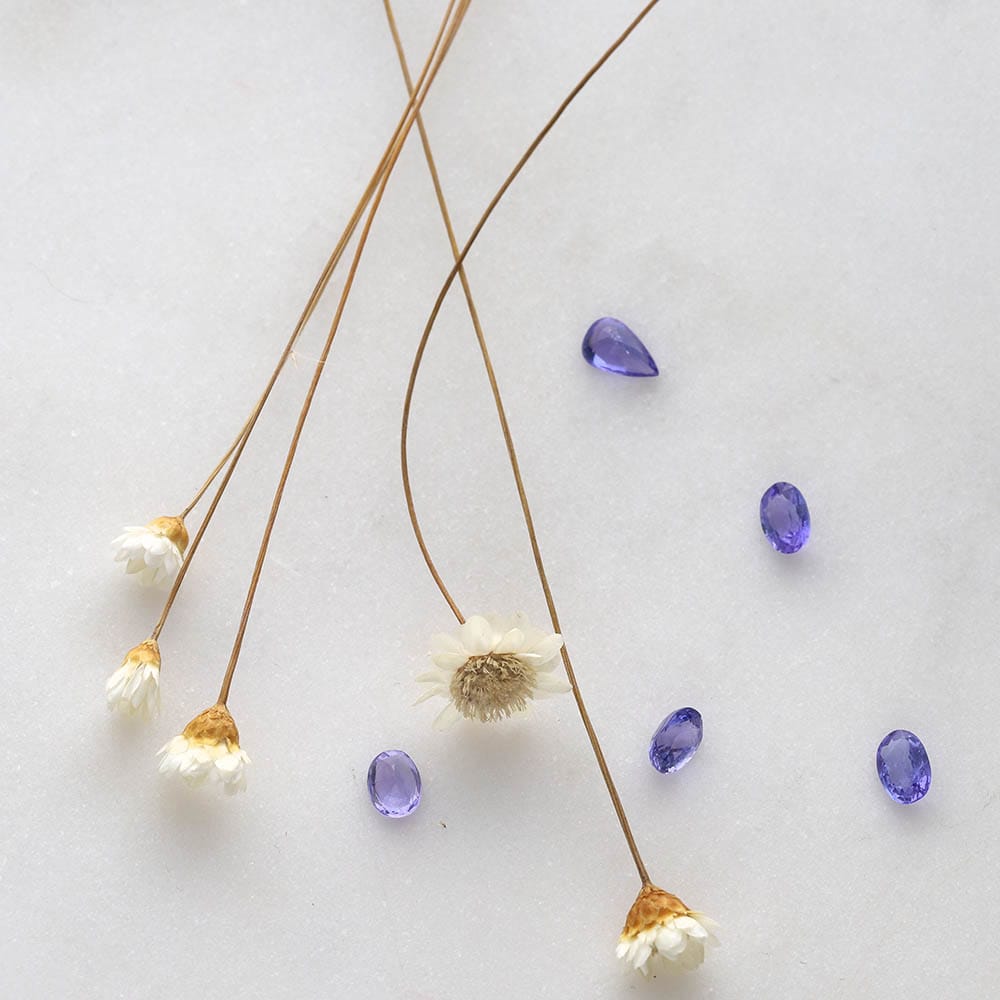 fioletowy-kamien-szlachetny-tanzanit