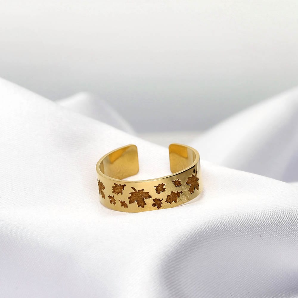 Pierścionek regulowany jest bezpiecznym wyborem, jeśli nie wiemy jaki rozmiar wybrać