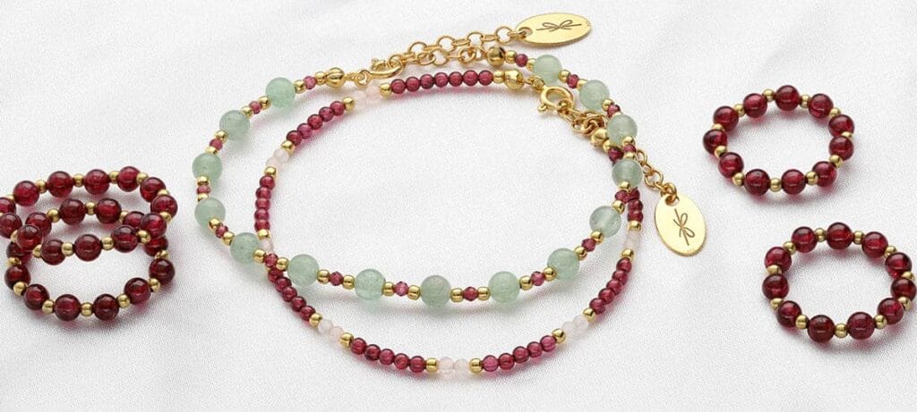 Biżuteria z granatem - szczęśliwym kamieniem dla Strzelca