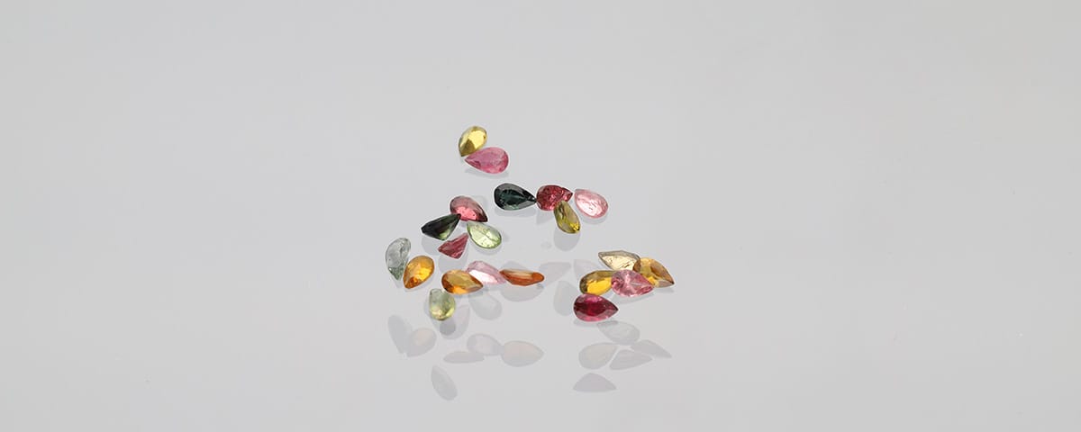 zielonym kamieniem jest turmalin