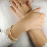 wielobarwne kulki jadeitu razem z kuleczkami gold filled tworzą piękna i stylową bransoletkę damską.