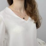 asymetryczny naszyjnik z kamieniami naturalnymi cytryn, ametyst i onyks założony na modelce