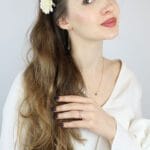 Minimalistyczny naszyjnik z ametystem pozłacany MINI na modelce