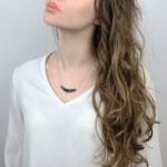 Ekskluzywny i stylowy złoty naszyjnik damski gold filled z kianitem na dekolcie