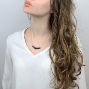 Ekskluzywny i stylowy złoty naszyjnik damski gold filled z kianitem na dekolcie