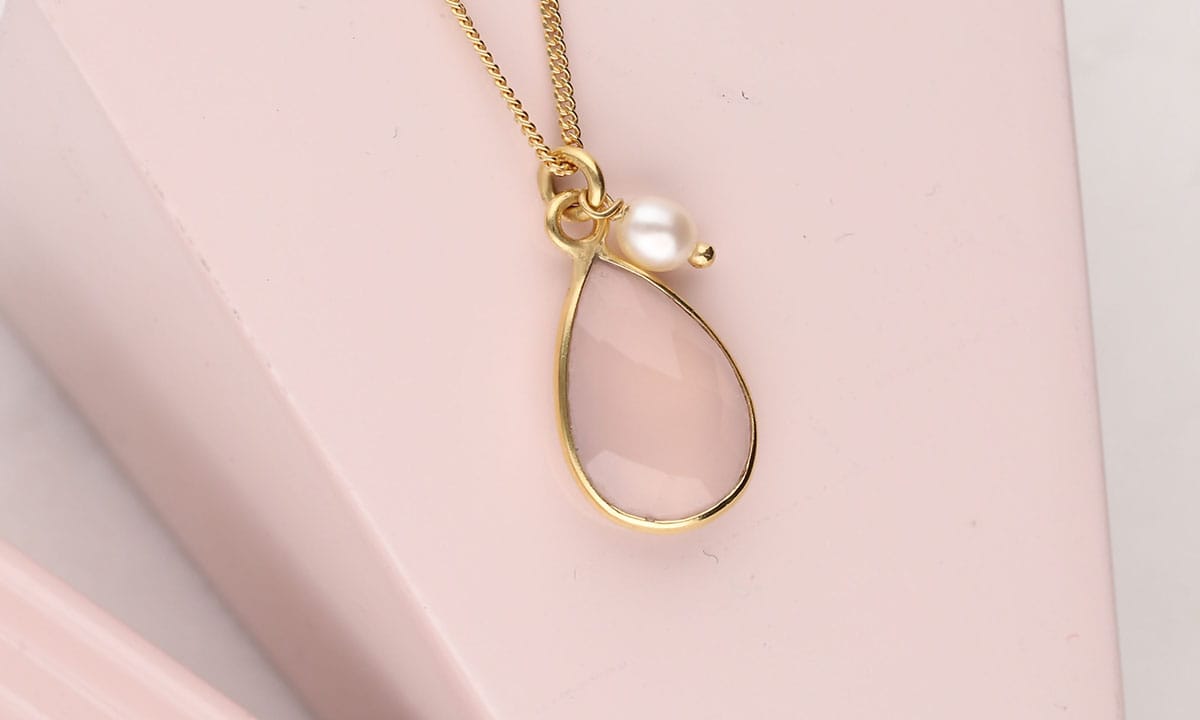 Różowe kamienie szlachetne i półszlachetne