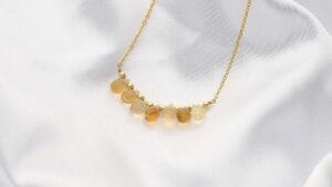Żółty kamień ozdobny - naszyjnik pozłacany z cytrynem